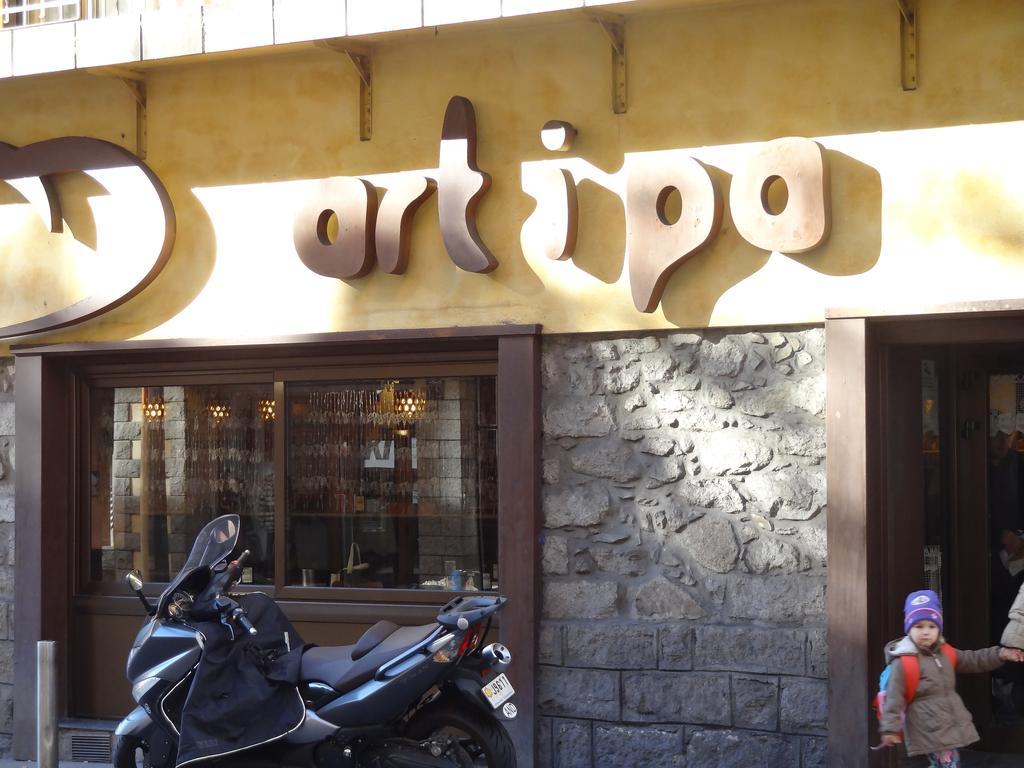 מלון אנדורה לה ולה Hostal Cal Forner מראה חיצוני תמונה