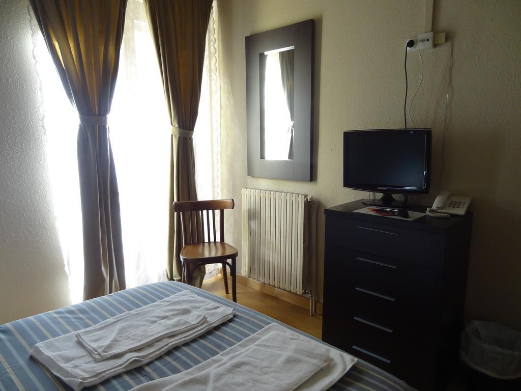 מלון אנדורה לה ולה Hostal Cal Forner מראה חיצוני תמונה