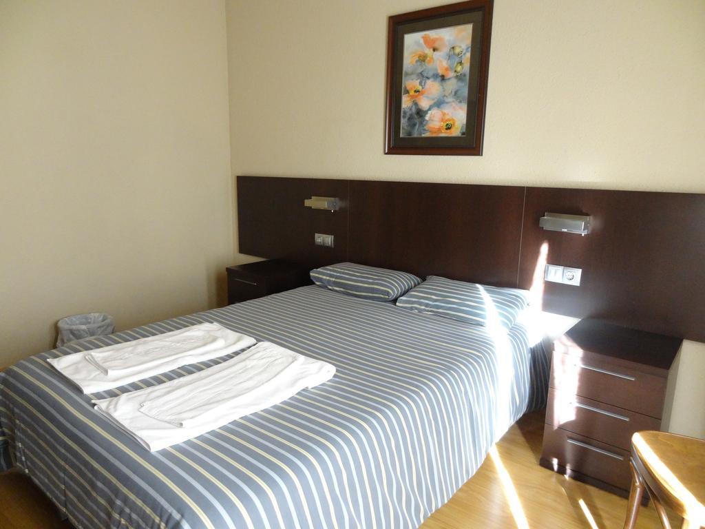 מלון אנדורה לה ולה Hostal Cal Forner מראה חיצוני תמונה