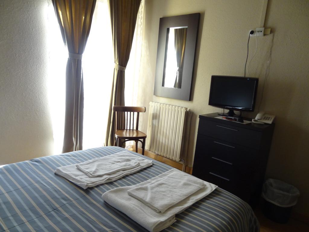 מלון אנדורה לה ולה Hostal Cal Forner מראה חיצוני תמונה