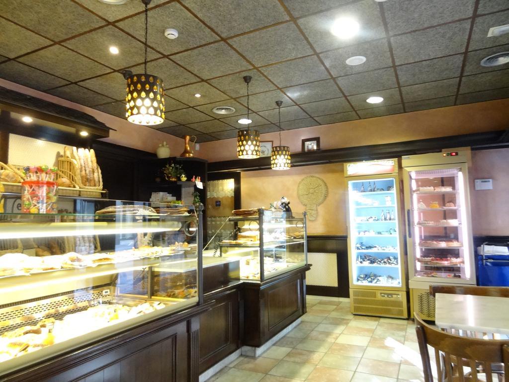 מלון אנדורה לה ולה Hostal Cal Forner מראה חיצוני תמונה