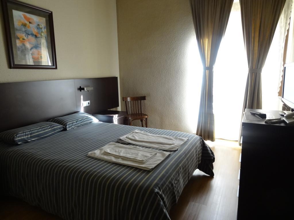 מלון אנדורה לה ולה Hostal Cal Forner מראה חיצוני תמונה