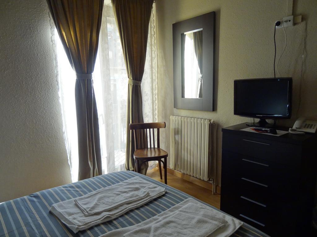 מלון אנדורה לה ולה Hostal Cal Forner מראה חיצוני תמונה
